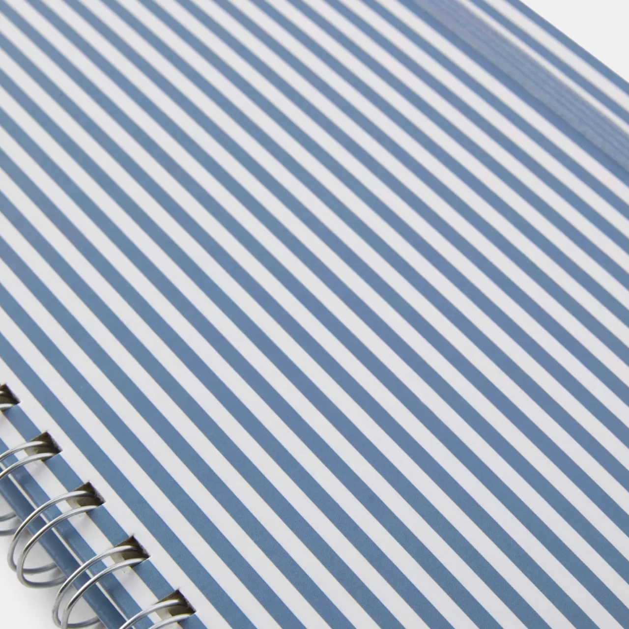 Outlet Anteckningsbok KIT Stripe A5 Blå/vit Skrivbordstillbehör