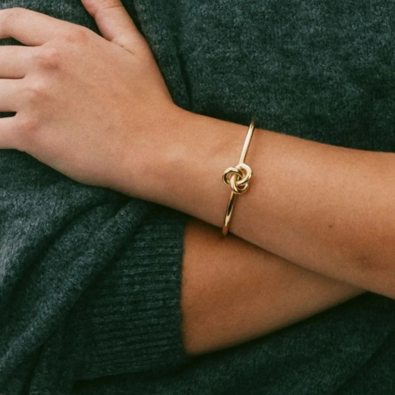 Online Armband Infinity Knot Guld Armband Guld