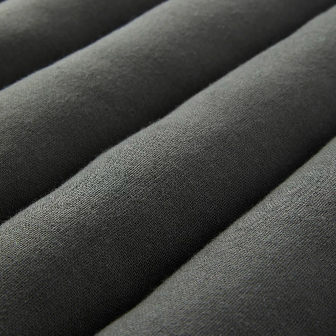 New Avlång sittdyna Rill mörkgrå Stolsdynor