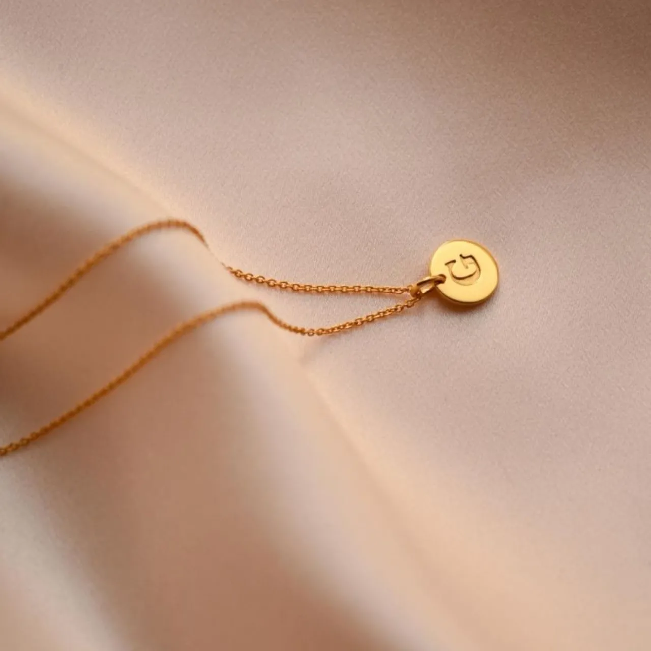 Sale Berlock Mini Letter Guld L Berlocker