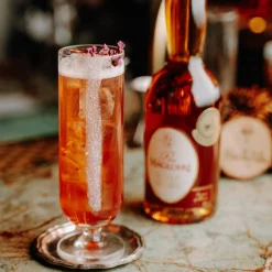 Hot Bok Vilda drinkar - en smak av naturen Kokböcker|Sommarfavoriter