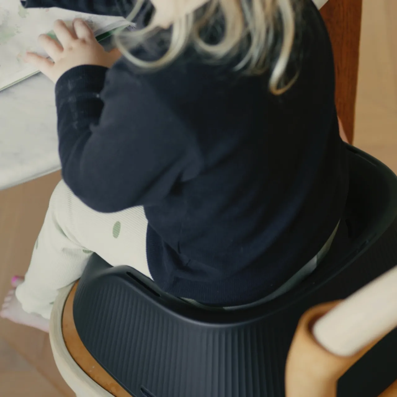 New Bärbar barnstol Charcoal Black Barn Barnrum|Barn I Köket