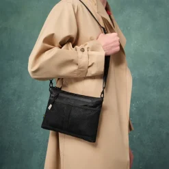 Hot Crossbody Lightweight - Svart Axelväskor