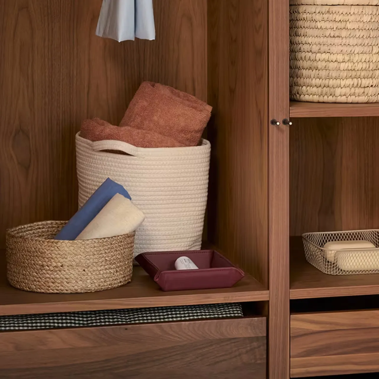 New Dekorationsbricka Victoria burgundy Skrivbordstillbehör|Till Julklappsspelet