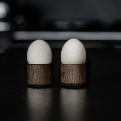 Discount Äggkopp Eat me 2-p Rökt ek Äggkoppar|Köksinredning