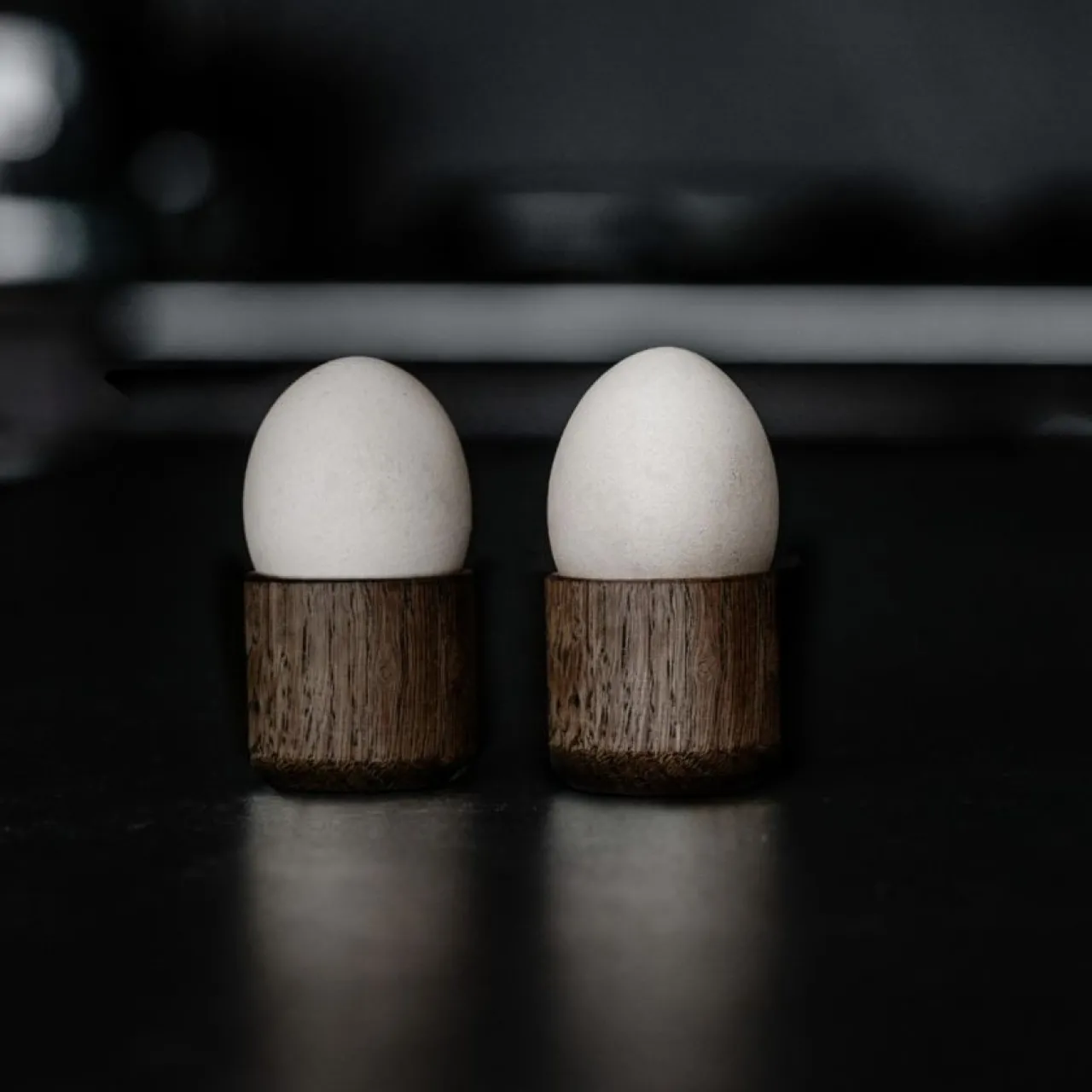 Discount Äggkopp Eat me 2-p Rökt ek Äggkoppar|Köksinredning