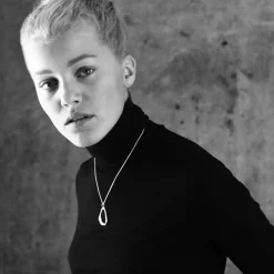 Discount Halsband smält drop Halsband Silver