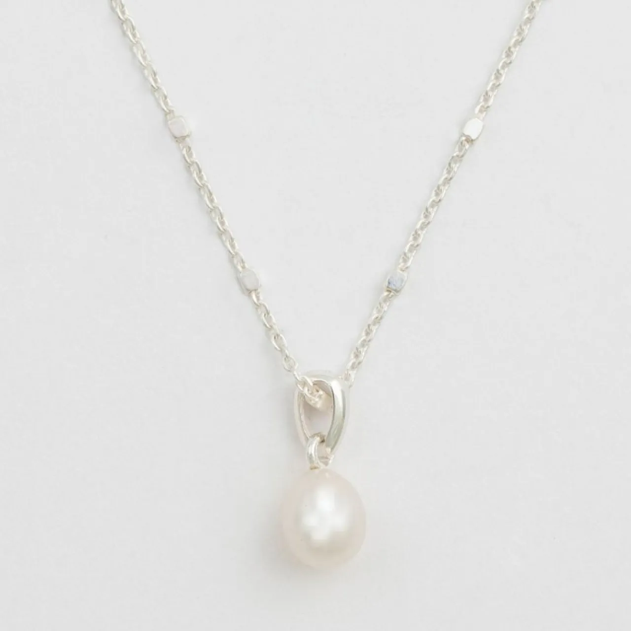 Outlet Halsband Treasure Single Pearl Silver Halsband Silver