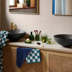 Hot Handduk Jerka 70x140 cm Mörkgrön Handdukar|Julklappstips