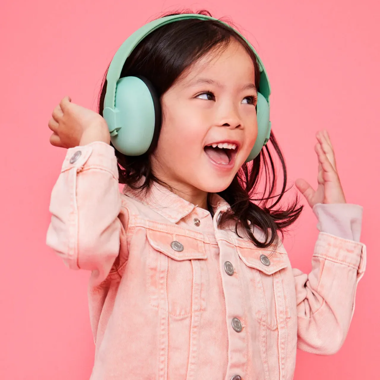 Hot Hörselskydd Hush för barn Dusty green Barn Barnaccessoarer