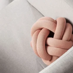 Sale Kudde Knot dusty pink Prydnadskuddar & Kuddfodral