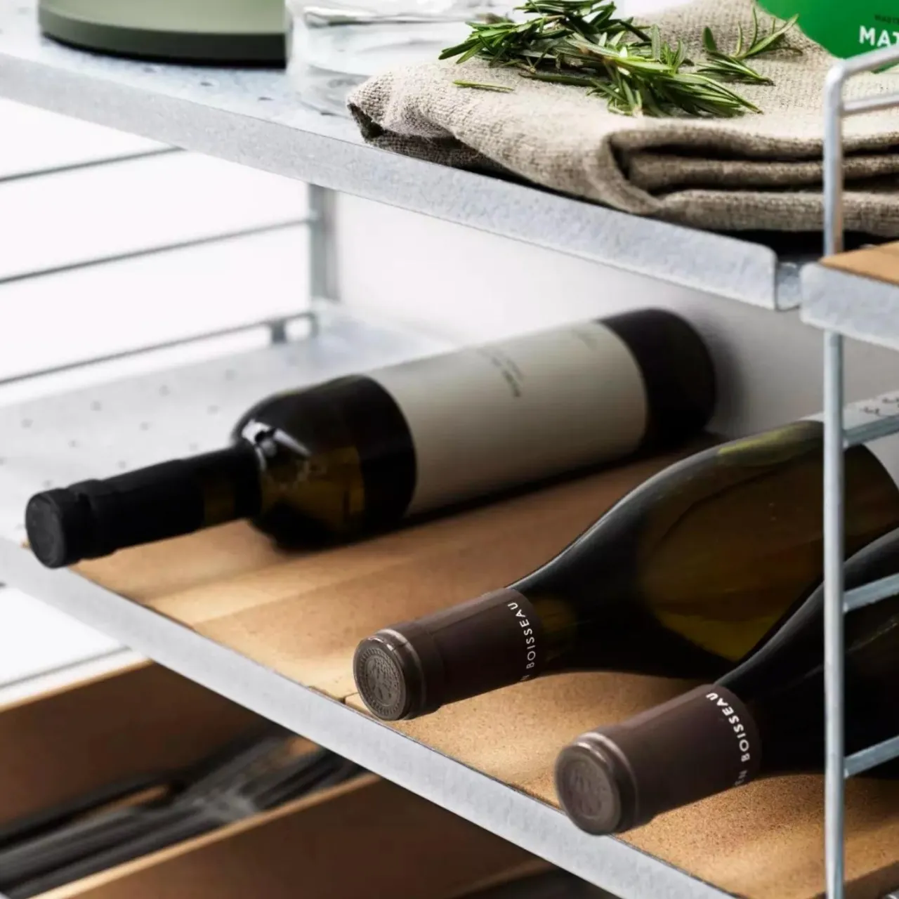 Metallhyllplan Låg 78x30 beige String Hyllplan