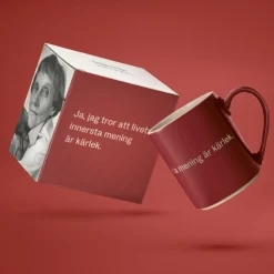 Mugg Astrid Ja, jag tror att livets... Vinröd Tekoppar|Kaffekoppar