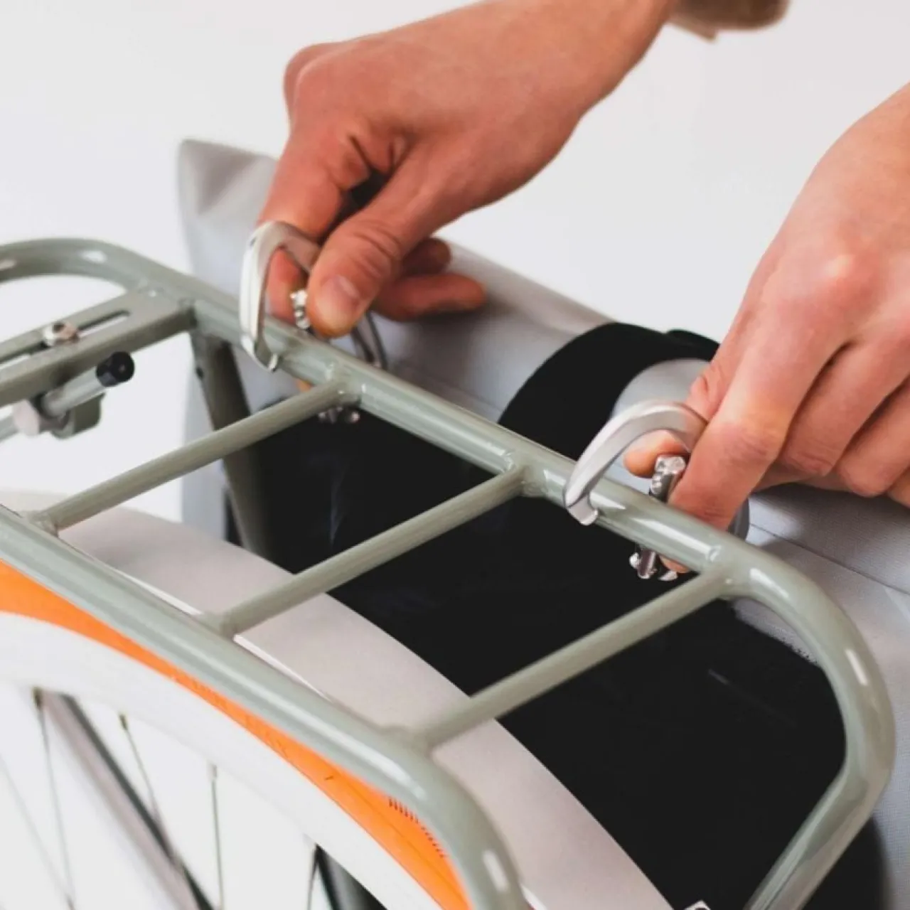 New Ryggsäck Pannier rolltop (incl 2 carabiners ) grön Ryggsäckar