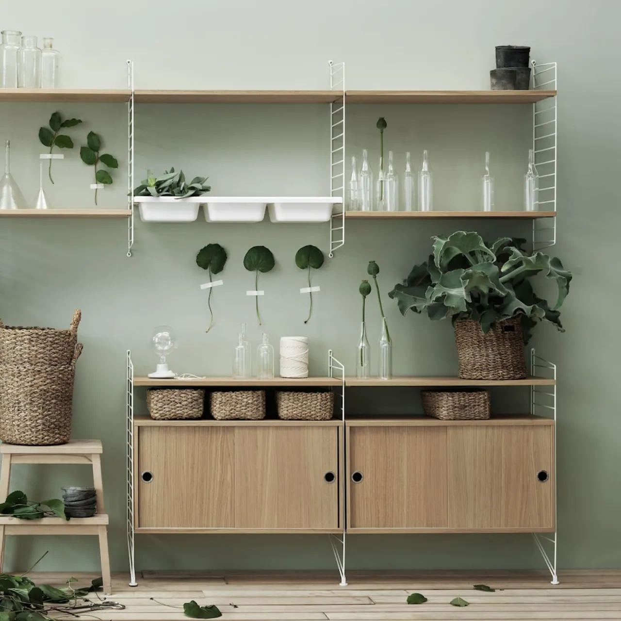 Online Skåp m skjutdörrar 78x20x37 ek String Skåp & Fällbord