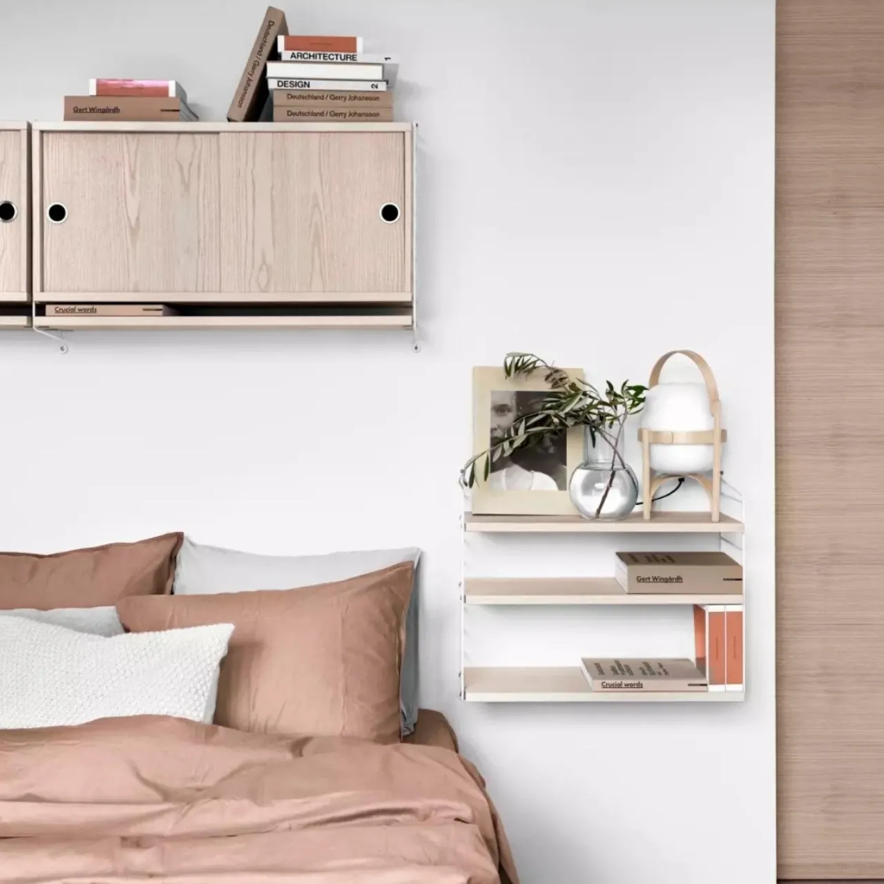 Clearance Skåp m skjutdörrar 78x20x37 svartbetsad String Skåp & Fällbord