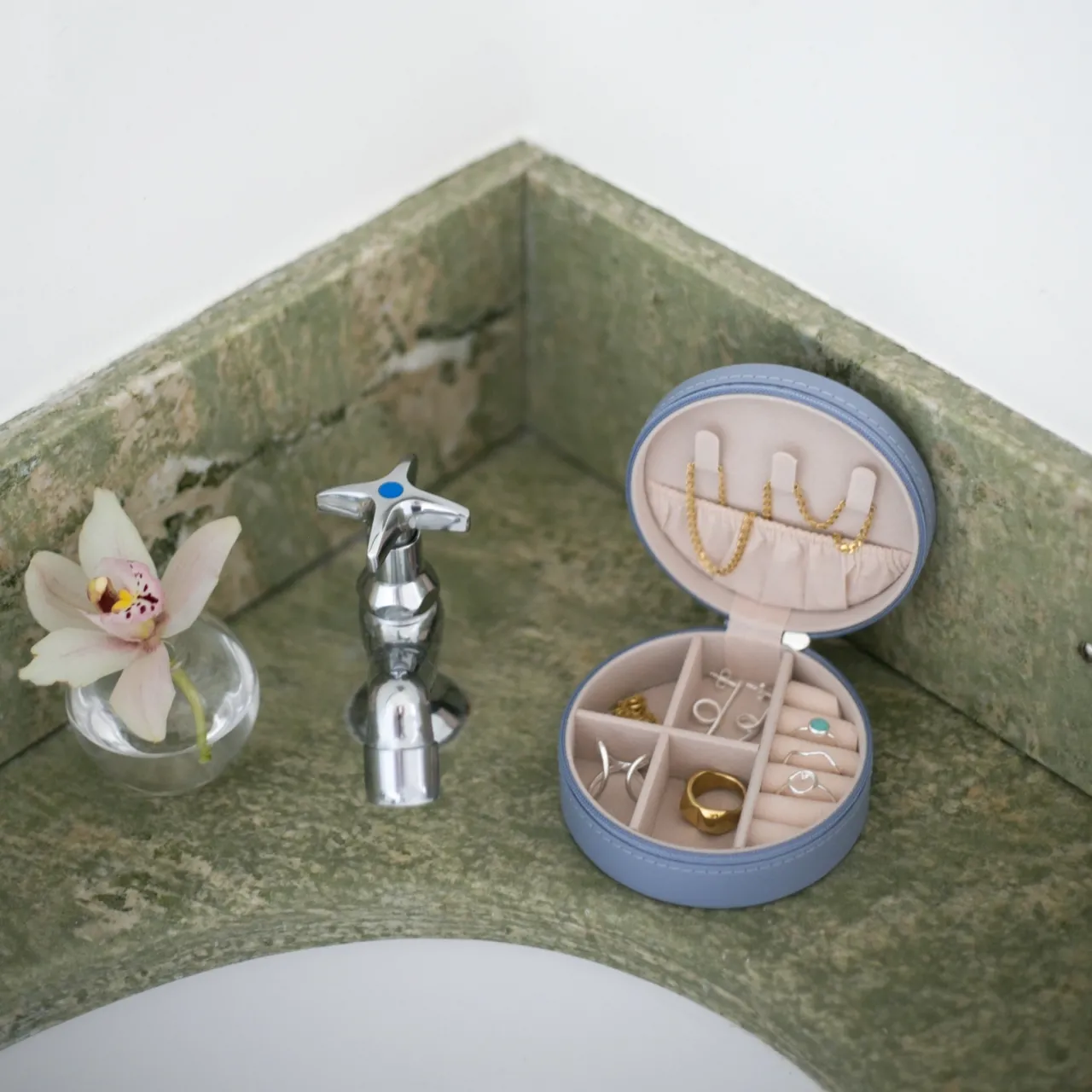 Clearance Smyckesskrin Jackie rund ljusblå Smyckesskrin|Småförvaring