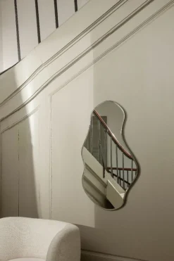 Outlet Spegel Pond Large Mässing Speglar