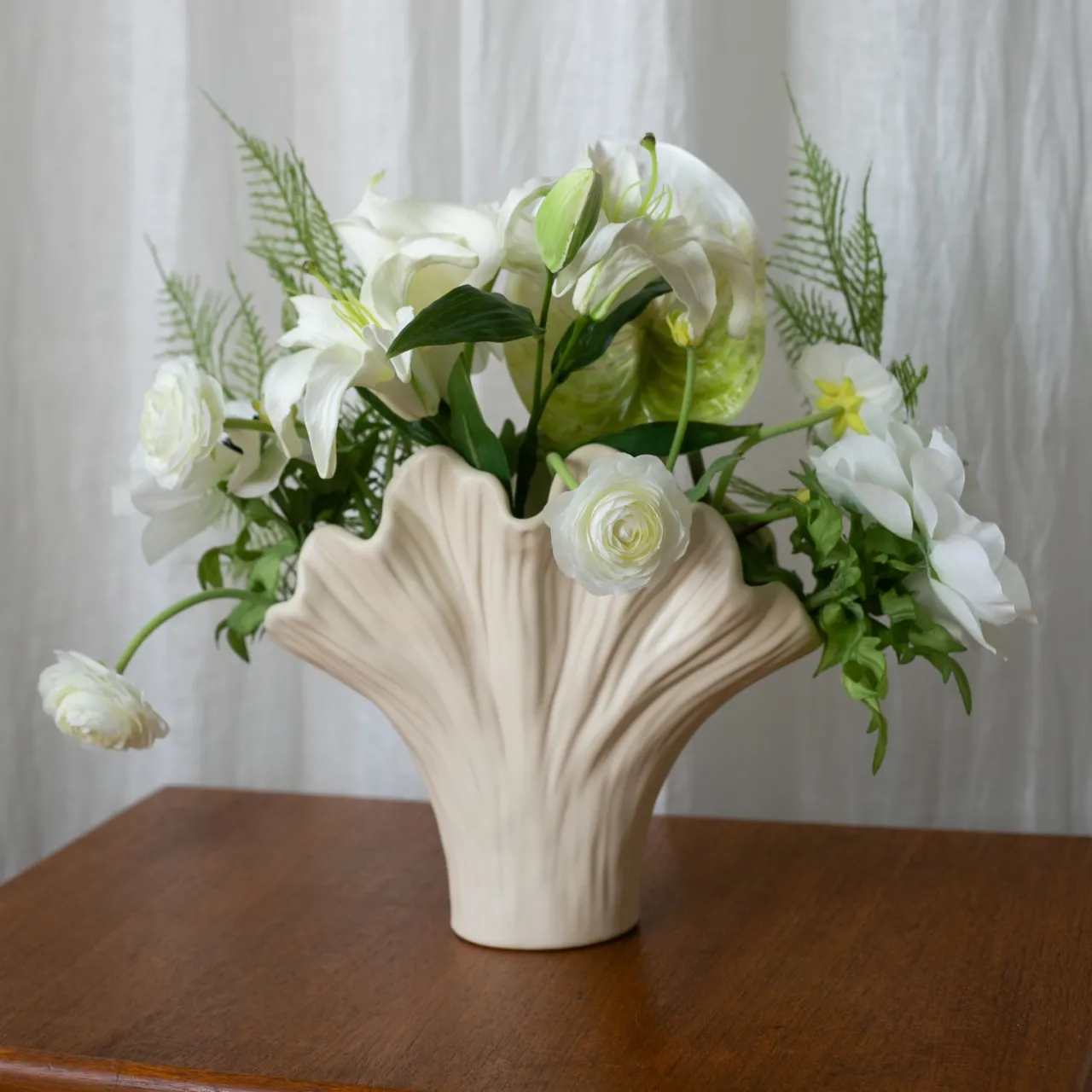 Clearance Vas Shell 24 cm offwhite Vaser